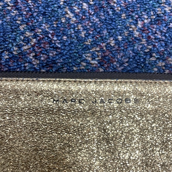 Preloved Marc Jacobs Neiman Marcus for target gold clutch - Picture 3 of 17